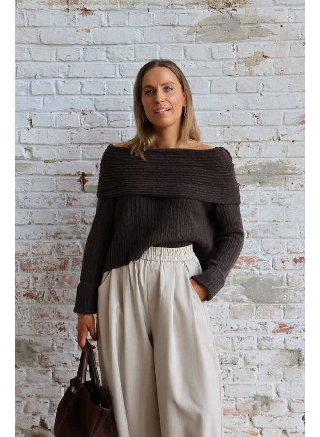 Marthe offshoulder knit brown
