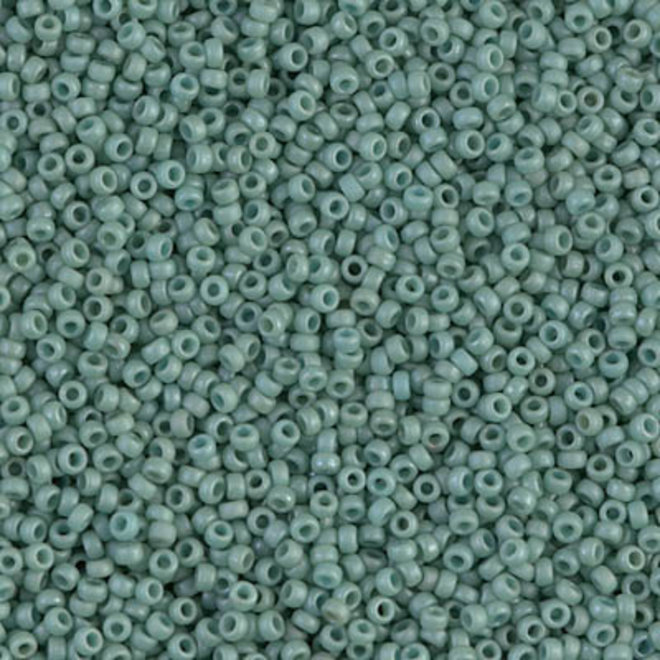 10 g Opaque-Lustered bleu pâle Toho perles de rocaille japonaise 15/0-124