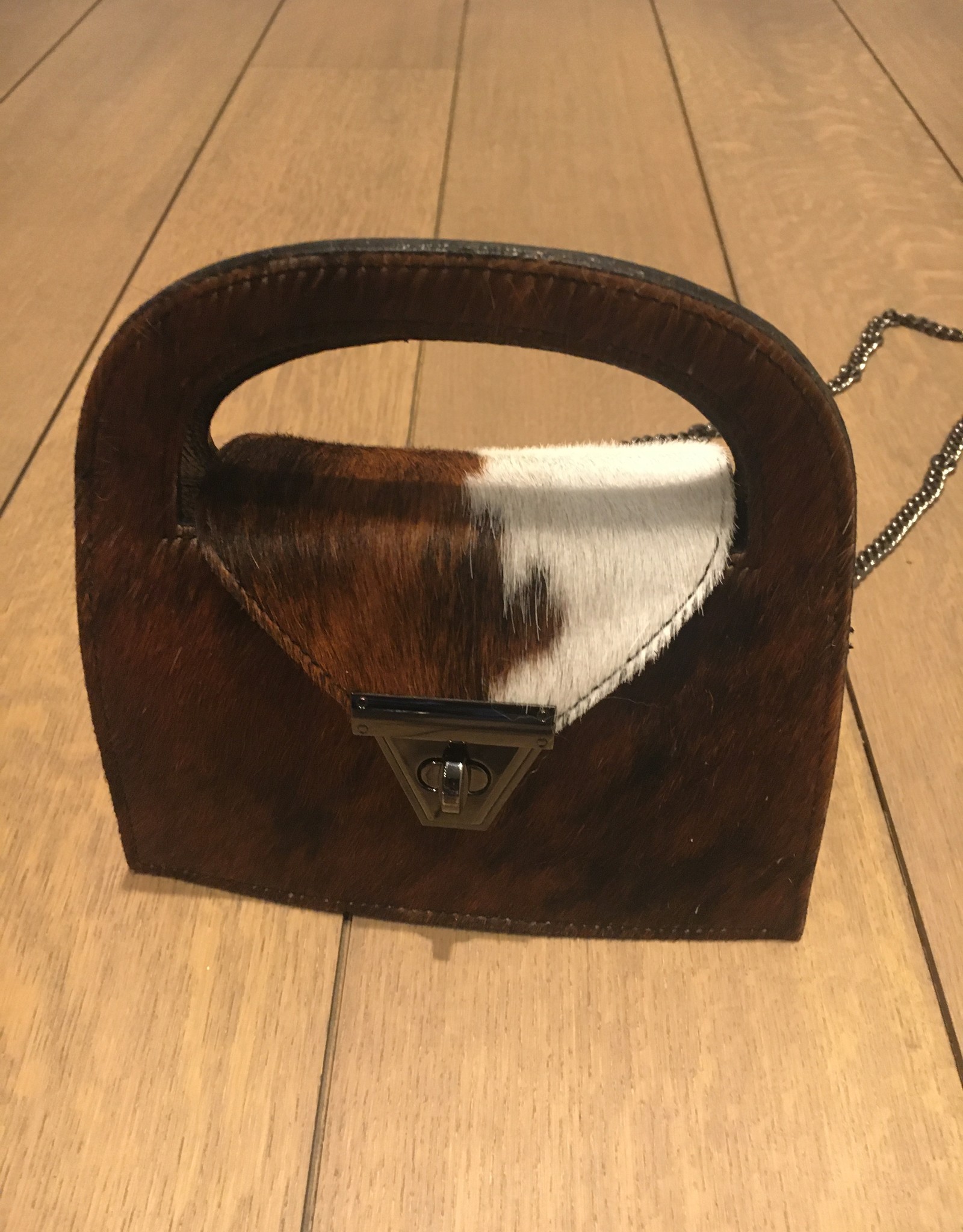 Mondieux Madame Bag in cowskin with chainbelt