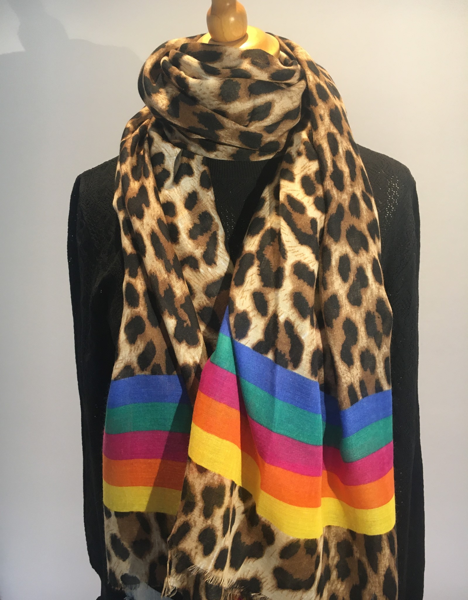 Sjaal panterprint met rainbowstrepen