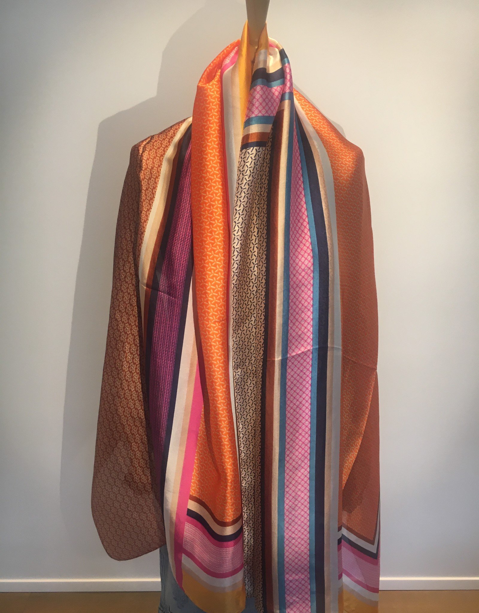 Satijnen colorblocking sjaal