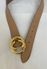 Wide leather belt with golden buckle.