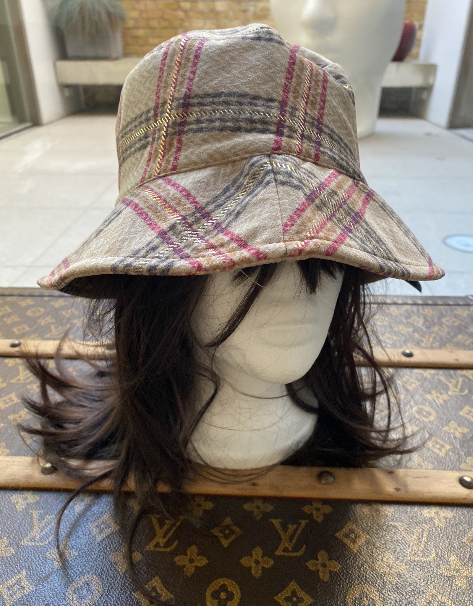 Buckethat checkered in soft fabric