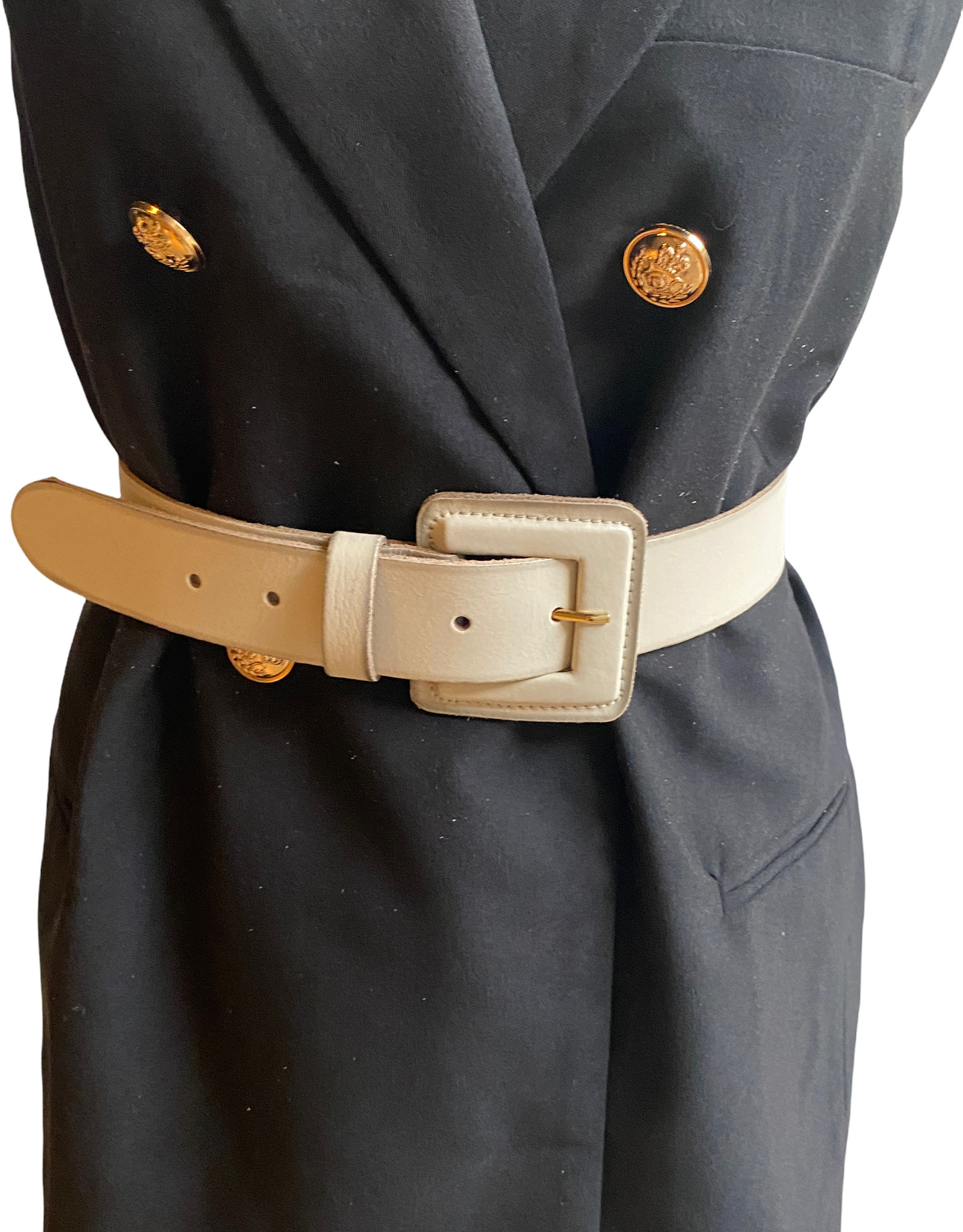 Leather belt with same leather buckle.