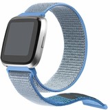 Strap-it® Fitbit Versa nylon bandje (blauw)