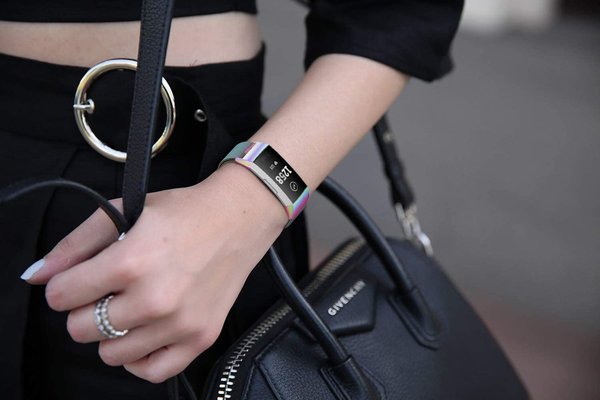 Strap-it® Strap-it Fitbit Charge 4 Milanese band (regenboog)