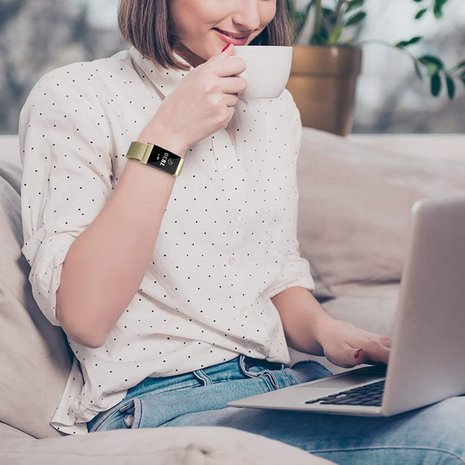 Strap-it® Strap-it Fitbit Charge 4 Milanese band (goud)