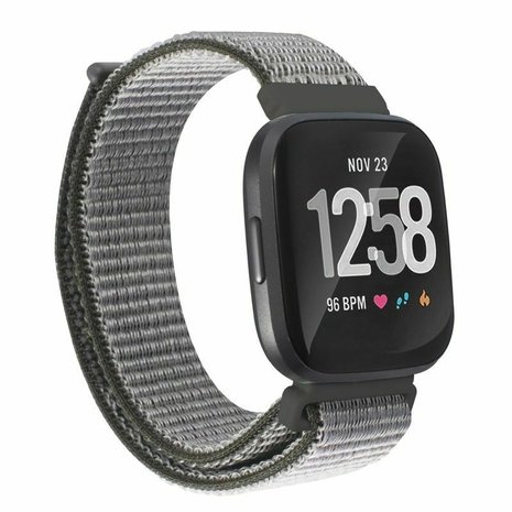 Strap-it® Strap-it Fitbit Versa nylon bandje (olijfgroen)