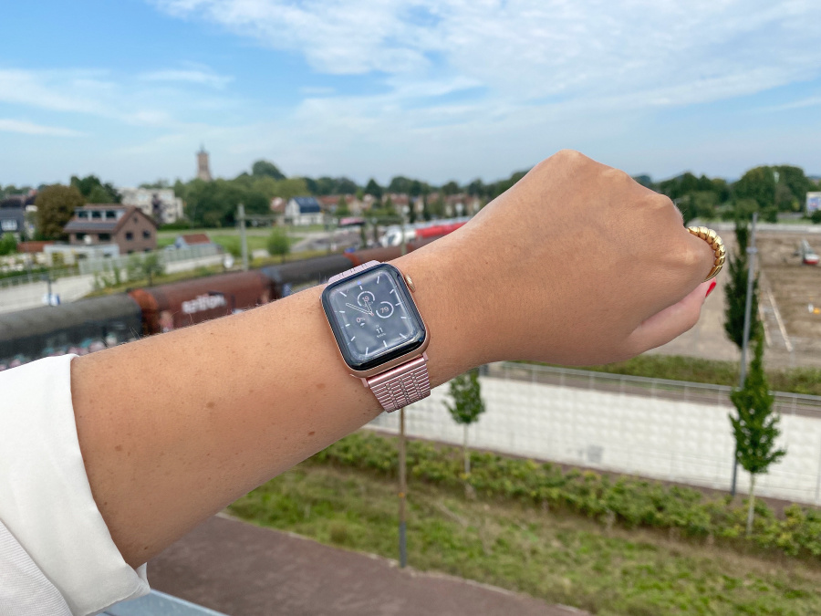 Aan welke pols 2025 draag je een horloge