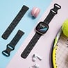 Strap-it® Strap-it Fitbit Versa 4 siliconen bandje met gaatjes (zwart) Strap-it® Strap-it Fitbit Versa 4 siliconen bandje met gaatjes (zwart)