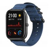 Strap-it® Xiaomi Amazfit GTS nylon gesp band (blauw)
