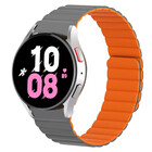Strap-it® Strap-it Samsung Galaxy Watch 5 - 44mm magnetisch siliconen bandje (grijs/oranje)