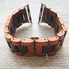 Strap-it® Strap-it Apple Watch 8 houten bandje (roodbruin/zwart) Strap-it® Strap-it Apple Watch 8 houten bandje (roodbruin/zwart)