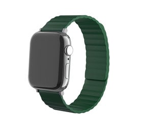 Strap-it® Apple Watch 8 magnetisch siliconen bandje (groen)