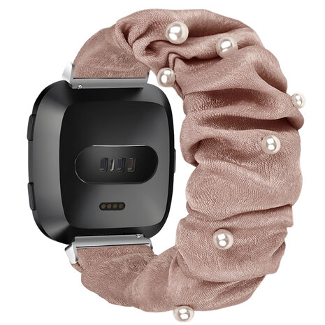 Strap-it® Strap-it Fitbit Versa scrunchie bandje (beige met parels)