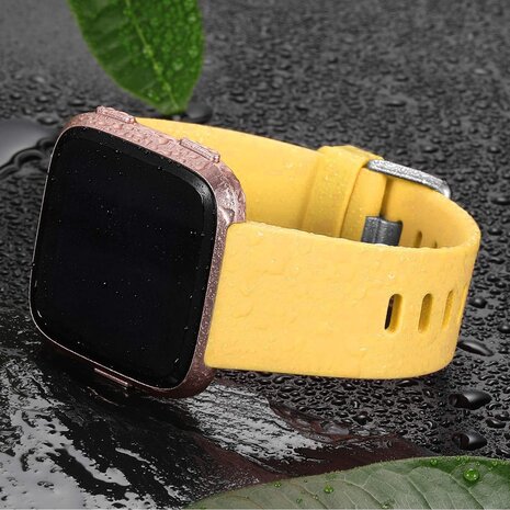 Strap-it® Strap-it Fitbit Versa silicone band (geel)