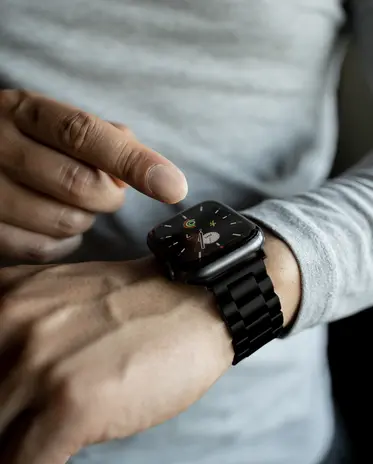 Strap-it® Strap-it Apple Watch Titanium bandje (zwart) Strap-it® Strap-it Apple Watch Titanium bandje (zwart)