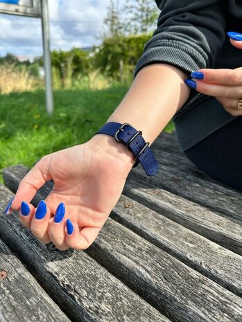 Garmin vivoactive 3 wrist band hotsell