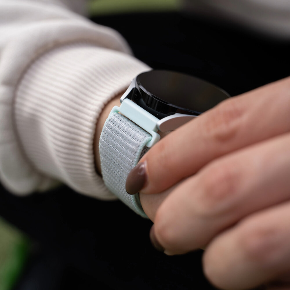 Strap-it® Strap-it Samsung Galaxy Watch 5 Pro nylon bandje (licht cyaan)