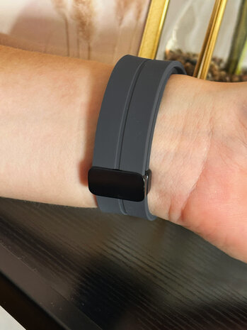 Strap-it® Strap-it Apple Watch magnetisch D-Buckle bandje (donkergrijs)