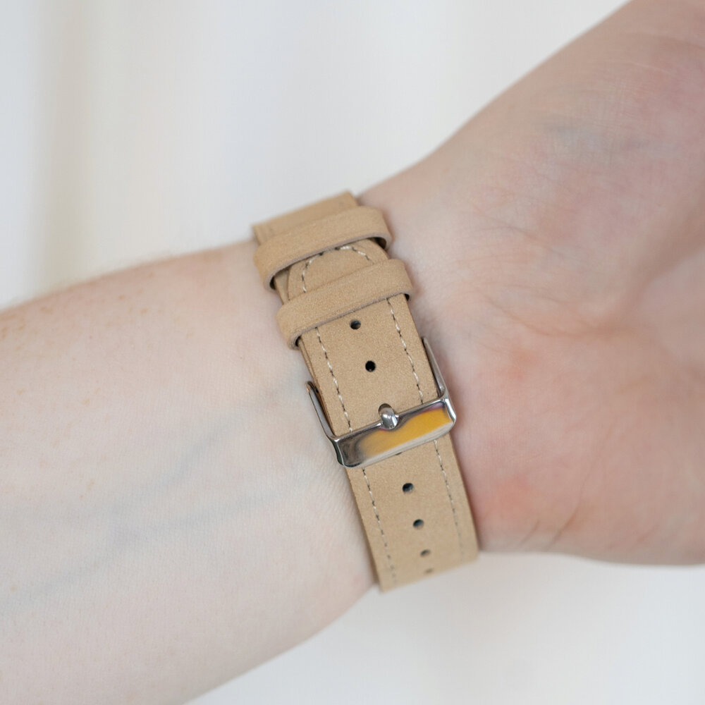 Strap-it® Strap-it Fitbit Charge 5 leren bandje (abrikoos) Strap-it® Strap-it Fitbit Charge 5 leren bandje (abrikoos)