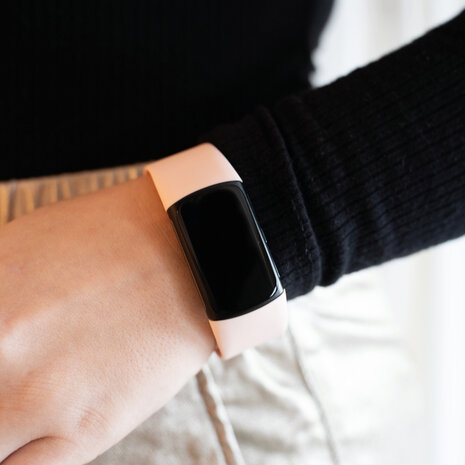 Strap-it® Strap-it Fitbit Charge 6 siliconen bandje (lichtroze)