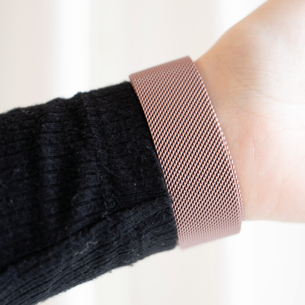 Strap-it® Strap-it Fitbit Charge 5 Milanese band (rosé pink)