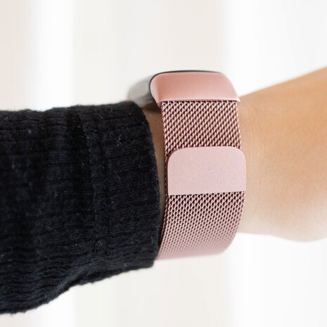 Strap-it® Strap-it Fitbit Charge 5 Milanese band (rosé pink)
