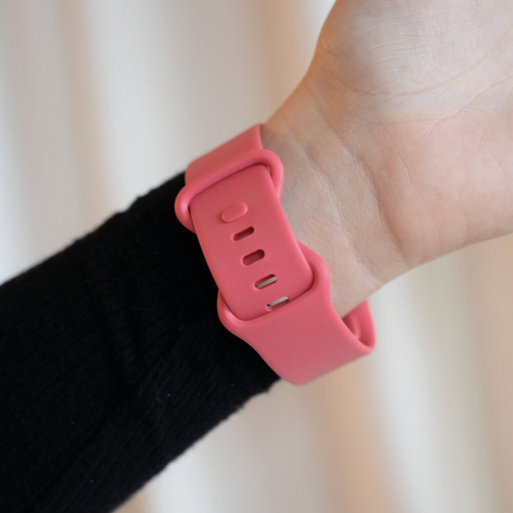 Strap-it® Strap-it Fitbit Charge 5 siliconen bandje (roze)