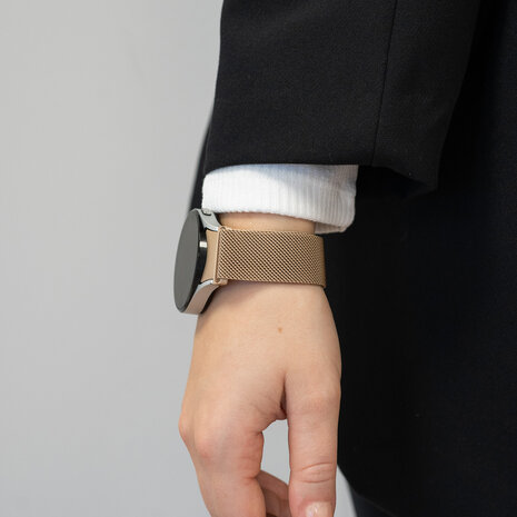 Bandz Bandz Samsung Galaxy Watch 4 40mm Milanese loop band (roségoud) Bandz Bandz Samsung Galaxy Watch 4 40mm Milanese loop band (roségoud)