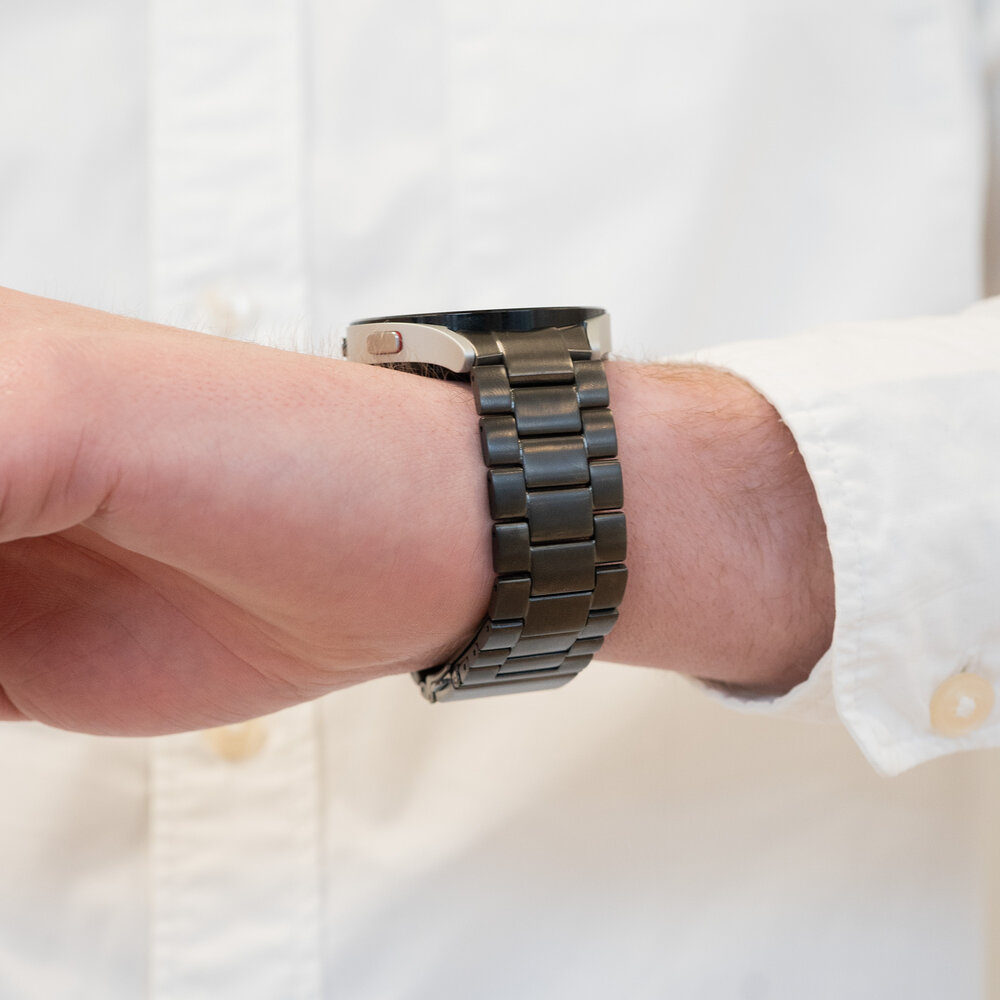 Bandz Bandz Samsung Galaxy Watch 4 40mm titanium schakel band (grafiet)