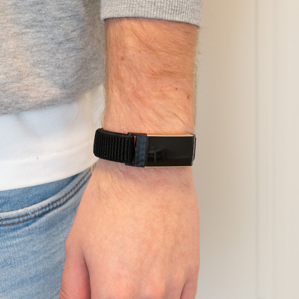 Bandz Bandz Fitbit Charge 3 nylon loop band (zwart)