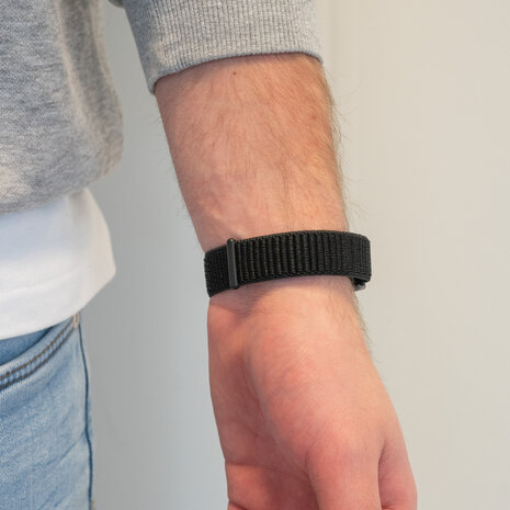 Bandz Bandz Fitbit Charge 3 nylon loop band (zwart)