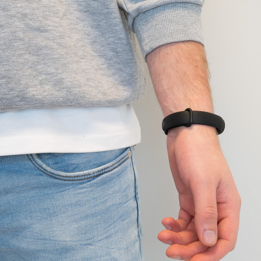 Bandz Bandz Xaomi Mi Band 5 siliconen band 'Classic' (zwart)