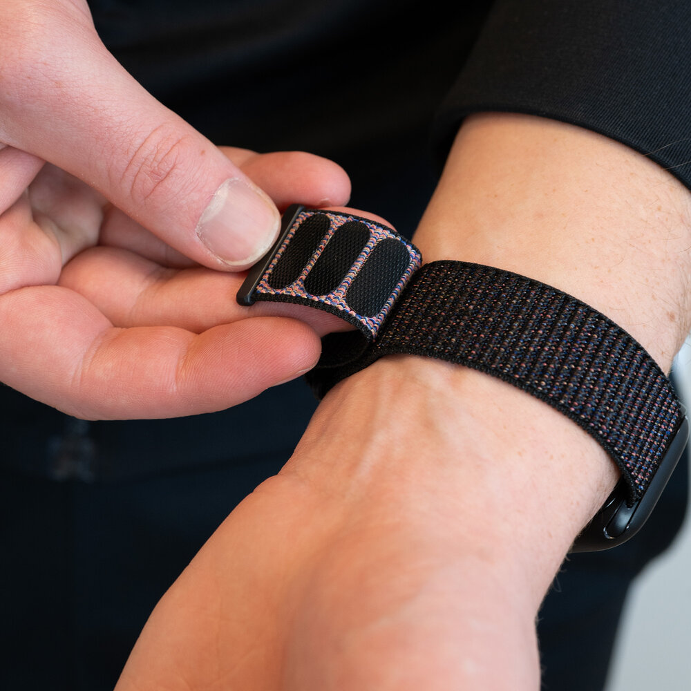 Bandz Bandz Apple Watch Nylon loop band (zwart mix)