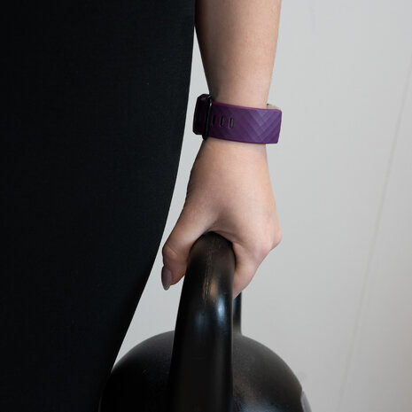 Bandz Bandz Fitbit Charge 4 siliconen band 'Classic' (paars)