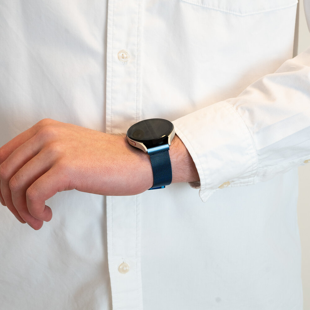 Bandz Bandz Samsung Galaxy Watch 42mm Milanese loop band (blauw)