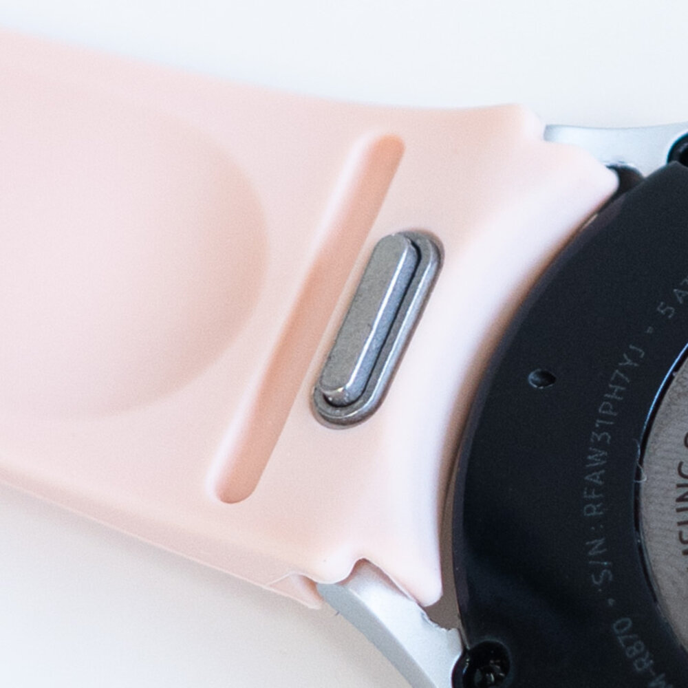 Strap-it® Strap-it Samsung Galaxy Watch 6 44mm 'One push' siliconen band (roze)