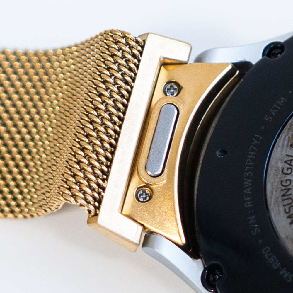 Strap-it® Strap-it Samsung Galaxy Watch 5 44mm 'One push' Milanese band (goud) Strap-it® Strap-it Samsung Galaxy Watch 5 44mm 'One push' Milanese band (goud)