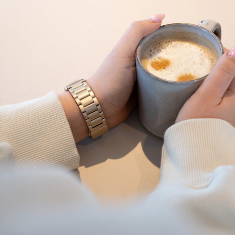 Strap-it® Strap-it Fitbit Charge 5 stalen band (champagne)