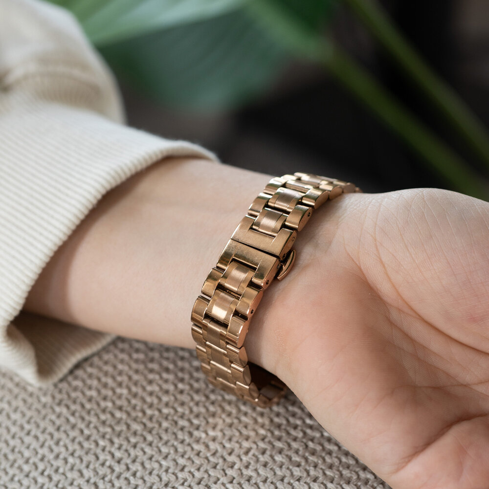 Strap-it® Strap-it Fitbit Charge 5 metalen schakel band (rosé goud) Strap-it® Strap-it Fitbit Charge 5 metalen schakel band (rosé goud)