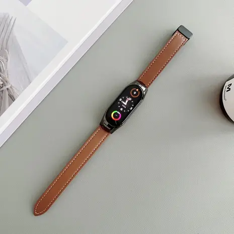 Strap-it® Strap-it Xiaomi Smart Band 8 magnetisch leren bandje (bruin)