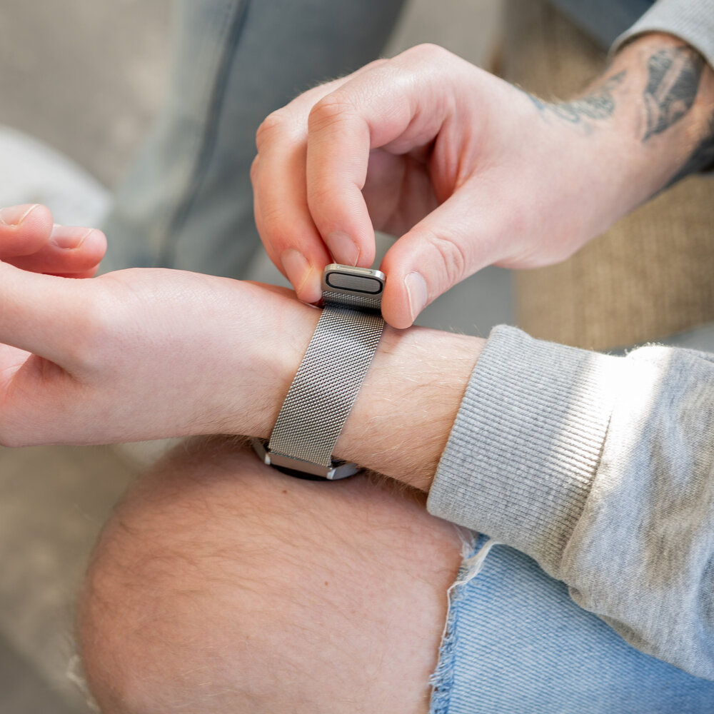 Strap-it® Strap-it Samsung Galaxy Watch 6 Classic 47mm Milanese band (zilver)