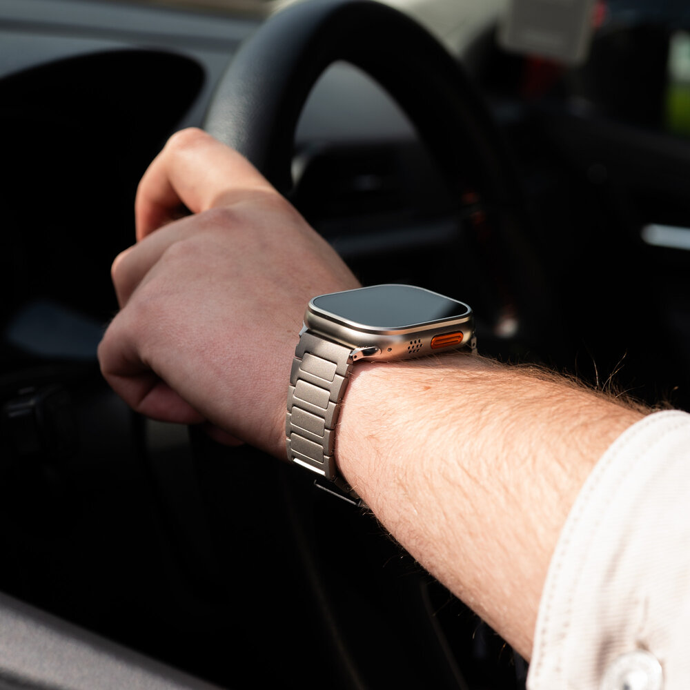 Strap-it® Strap-it Apple Watch H-Type titanium band (titanium)