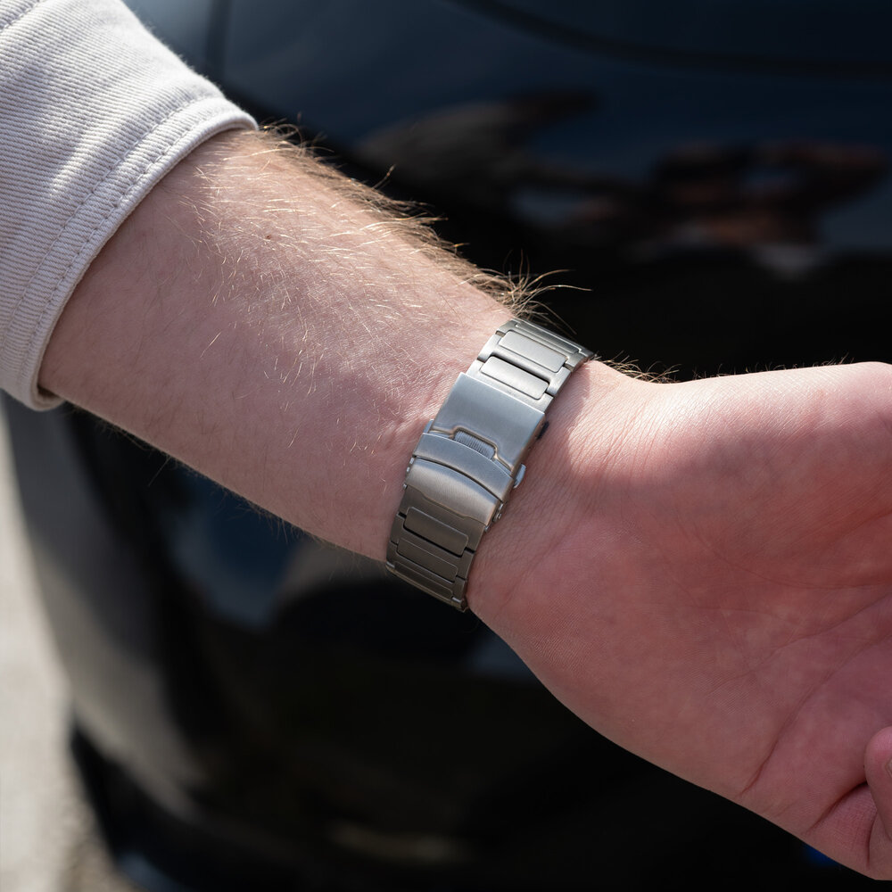 Strap-it® Strap-it Apple Watch H-Type titanium band (zilver)