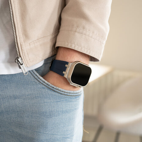 Strap-it® Strap-it Apple Watch luxe liquid silicone band (blauw met zilver)