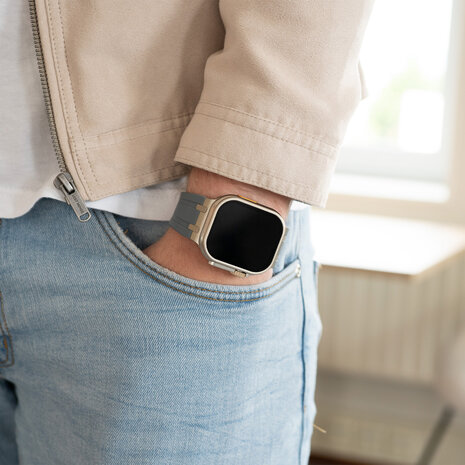 Strap-it® Strap-it Apple Watch luxe liquid silicone band (donkergrijs met titanium)