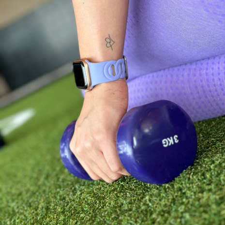 Strap-it® Strap-it Apple Watch silicone chain band (lila)