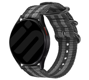 Strap-it® Samsung Galaxy Watch 7 - 44mm nylon gesp band (zwart/grijs) Strap-it® Samsung Galaxy Watch 7 - 44mm nylon gesp band (zwart/grijs)