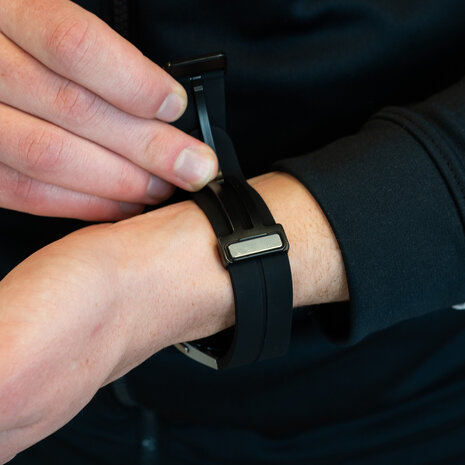 Bandz Bandz Samsung Galaxy Watch FE siliconen band met D-Buckle (zwart)